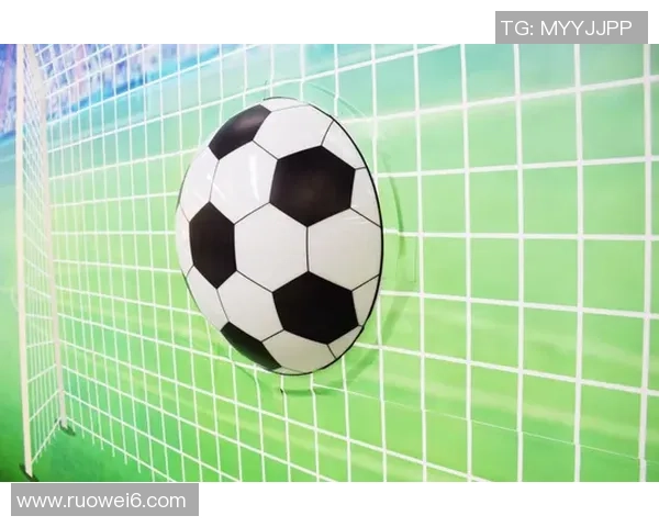 球星灯箱足球精彩呈现助力球迷热情点燃全场魅力无限