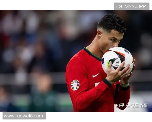 足球巨星集锦盘点：回顾历届足坛传奇球员的辉煌瞬间与精彩进球